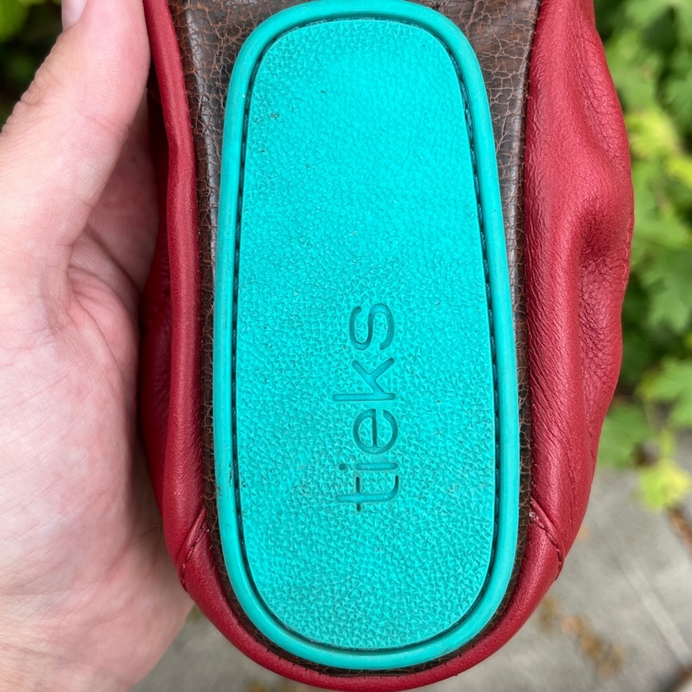 LIKE NEW! Tieks Ballet Flats in Color Cardinal Red Leather - Size Women’s 6 - Picture 9 of 9